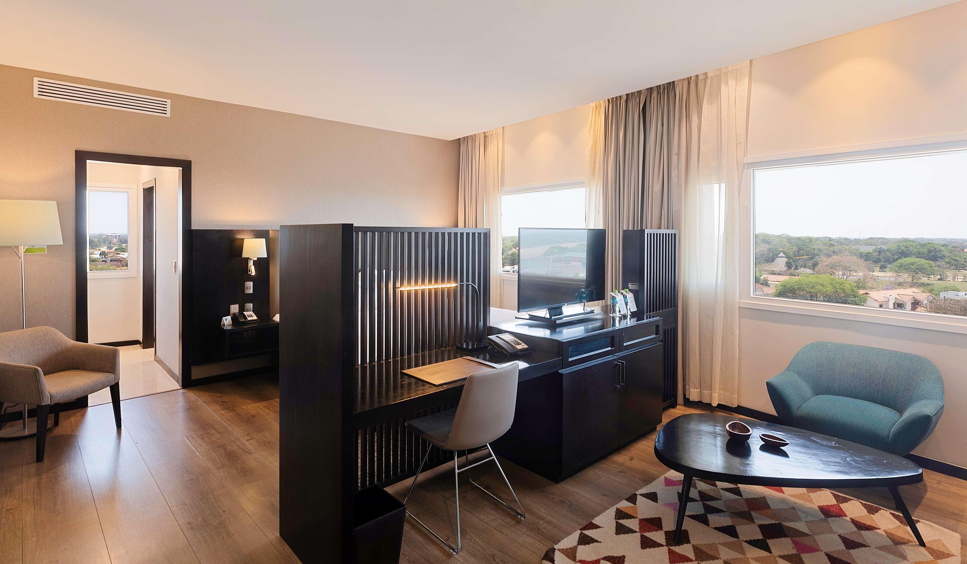 Radisson Hotel Santa Cruz 5*