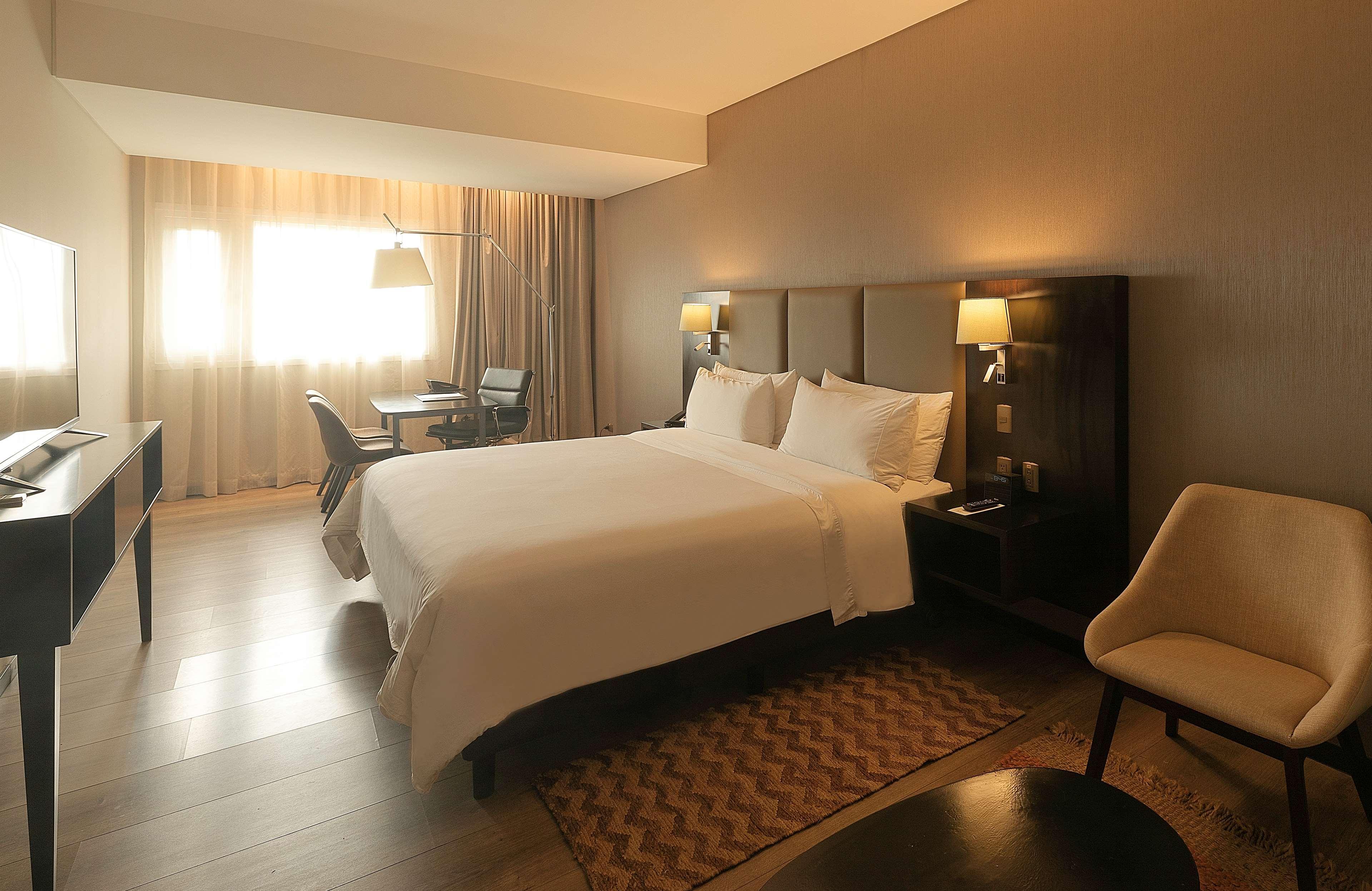 Radisson Hotel Santa Cruz