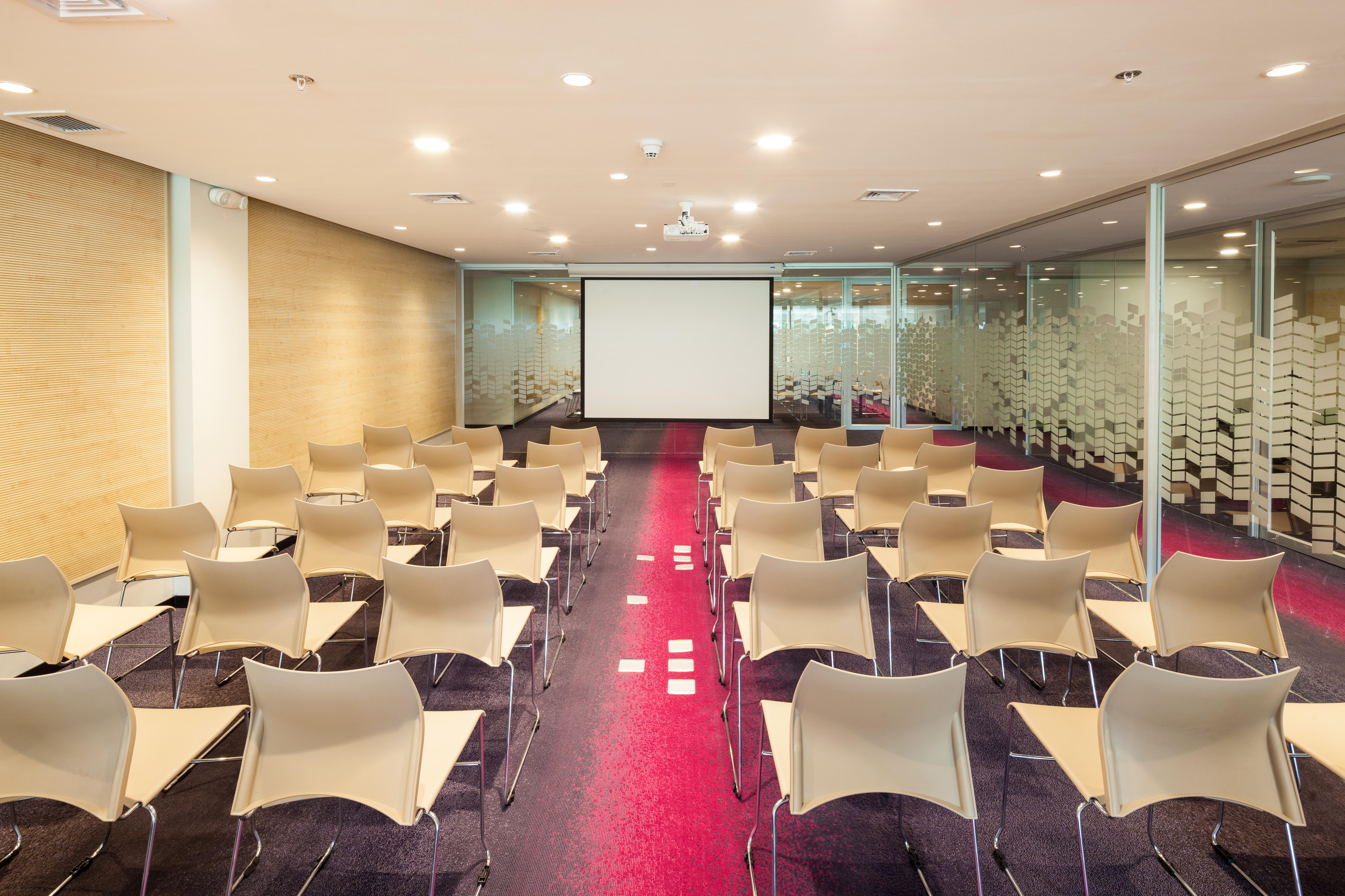 Radisson Hotel Santa Cruz 5*