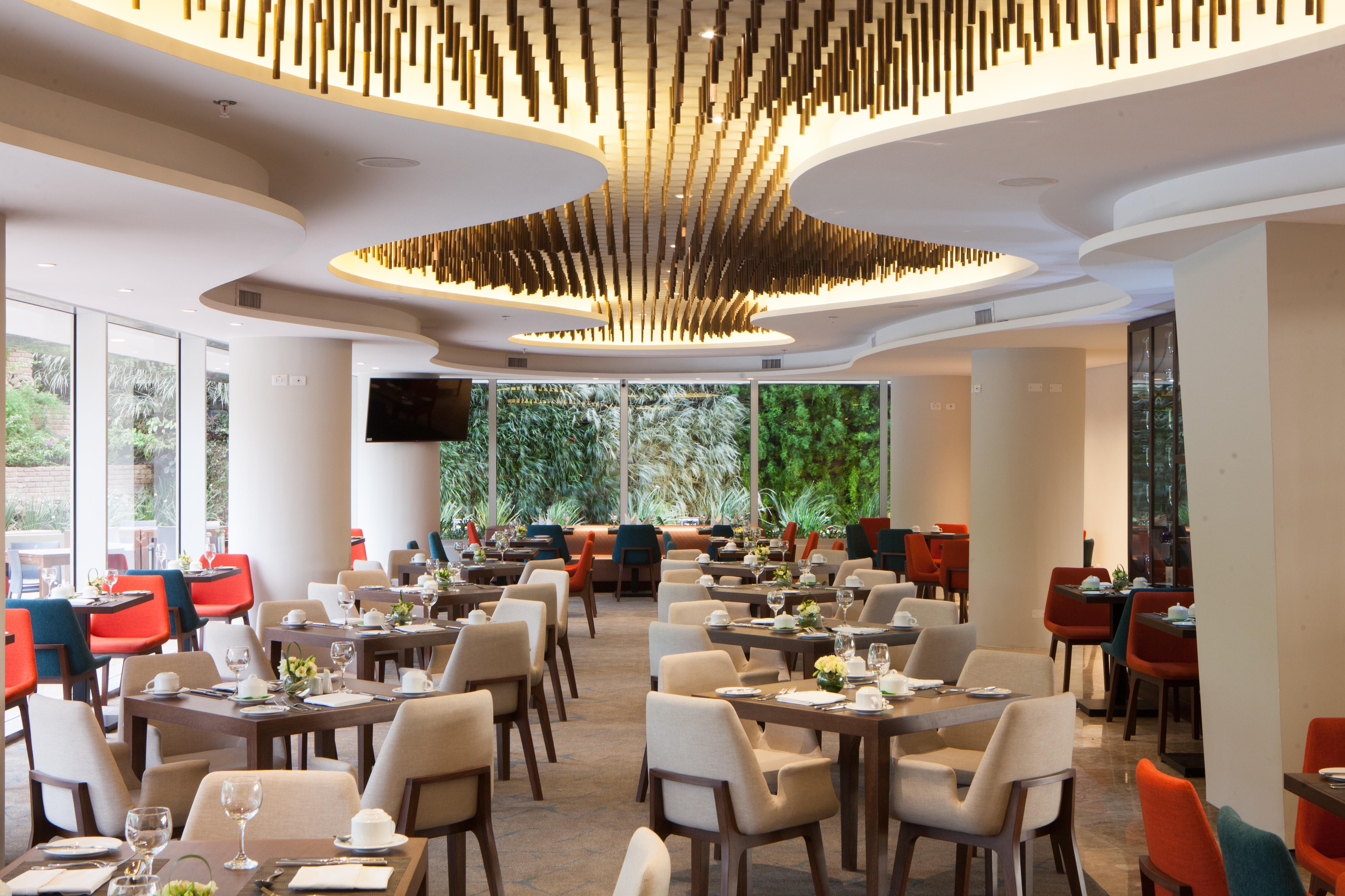 Radisson Hotel Santa Cruz 5*